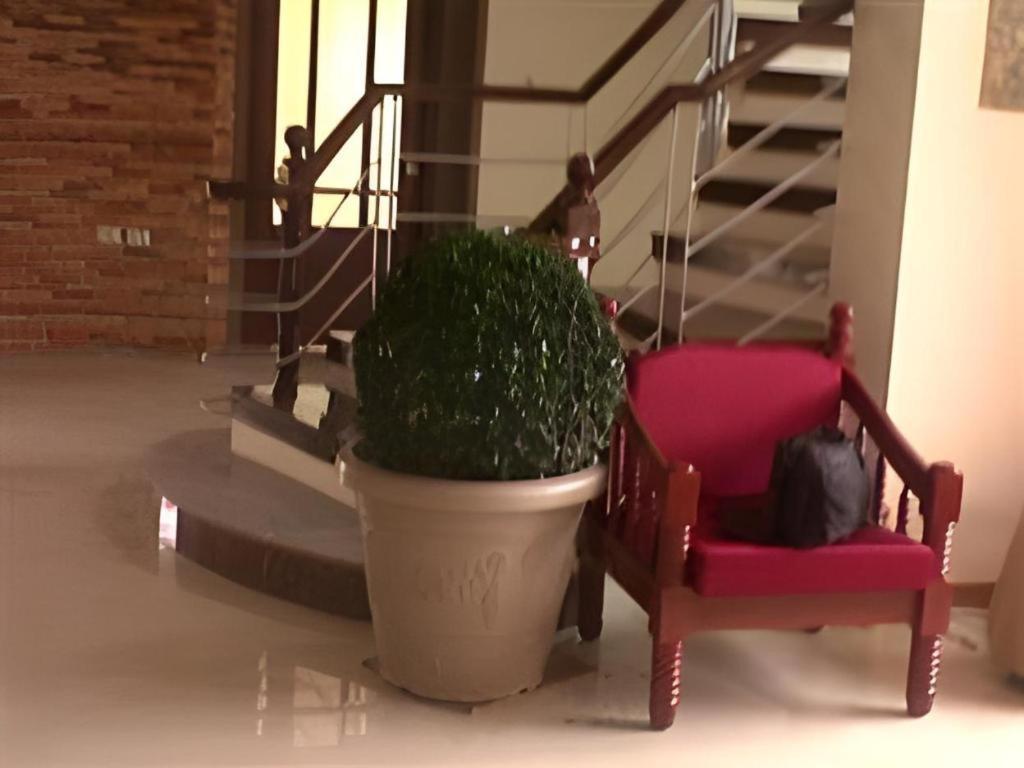 فندق ريجال بلازا Nabua المظهر الخارجي الصورة